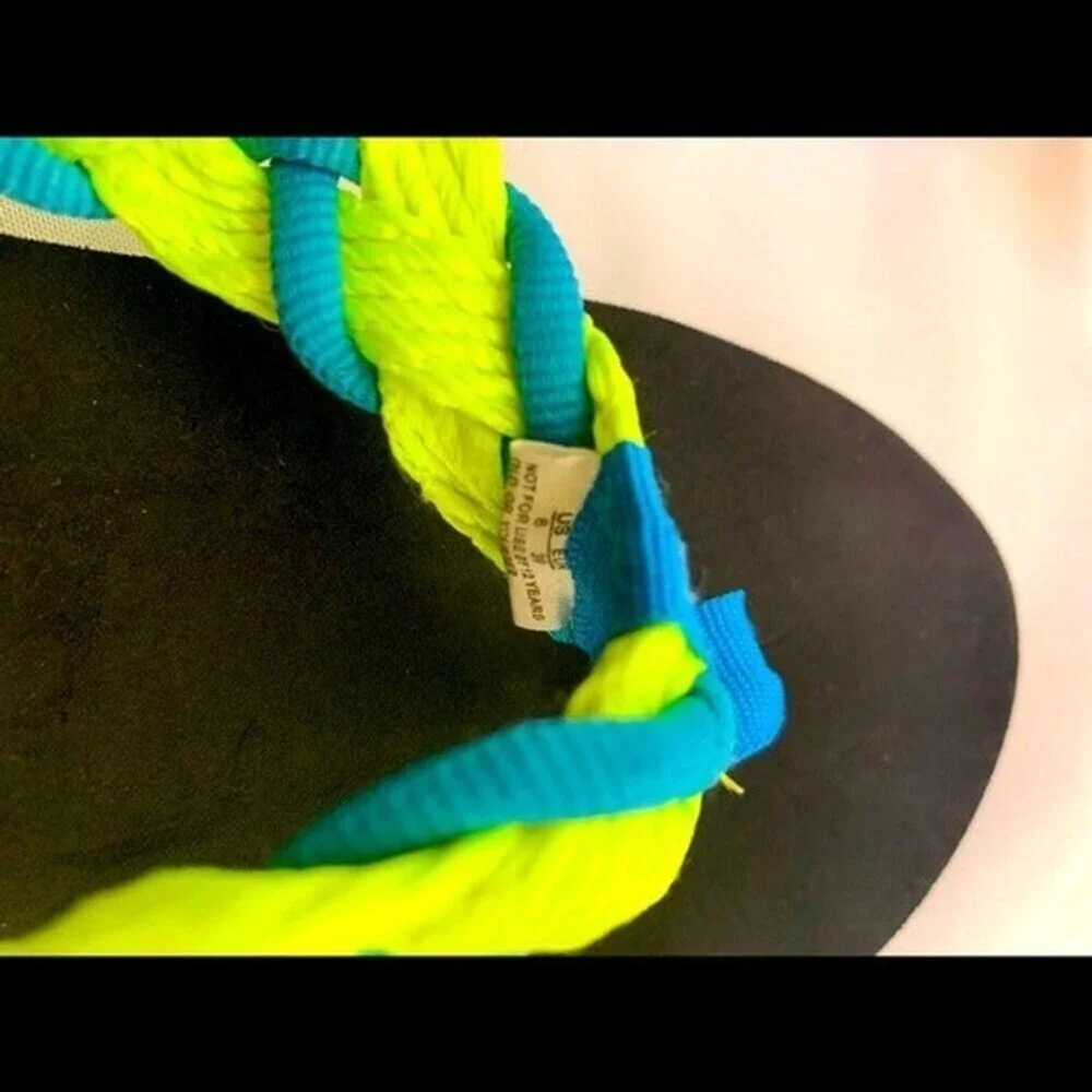 Frisky braided flip flop's SZ 8